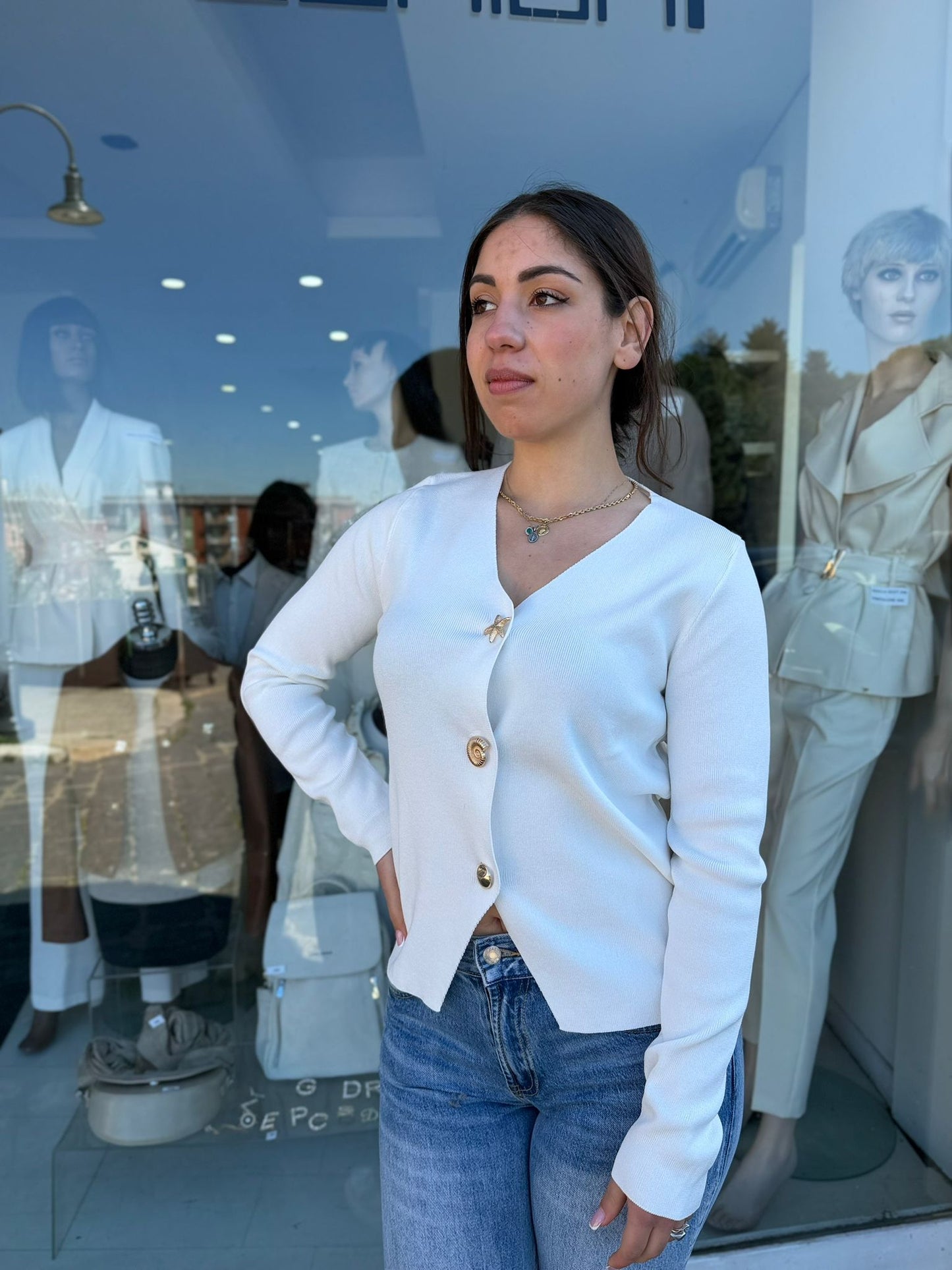 Cardigan Donna in Filo con Bottoni e Spilla