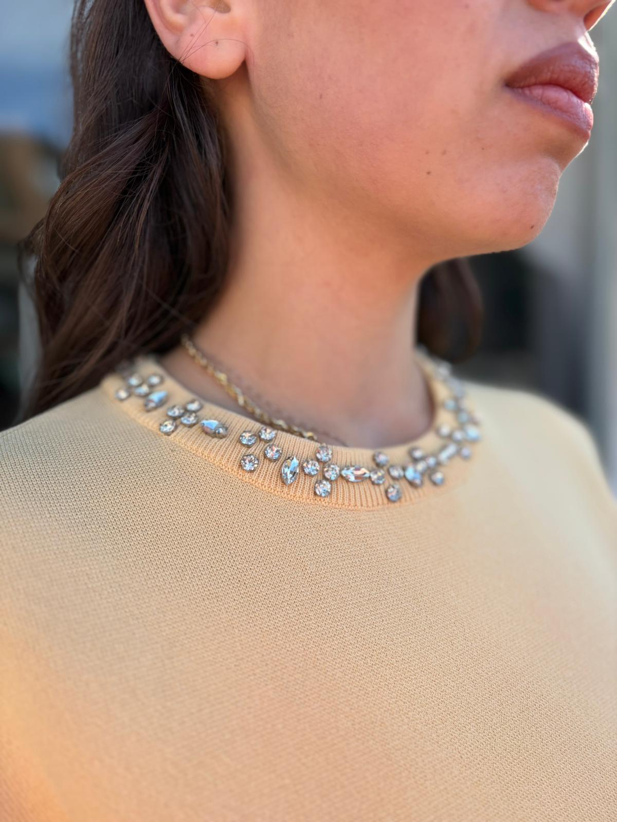 Maglia con apllicazioni effetto colier Mezza Manica – Donna