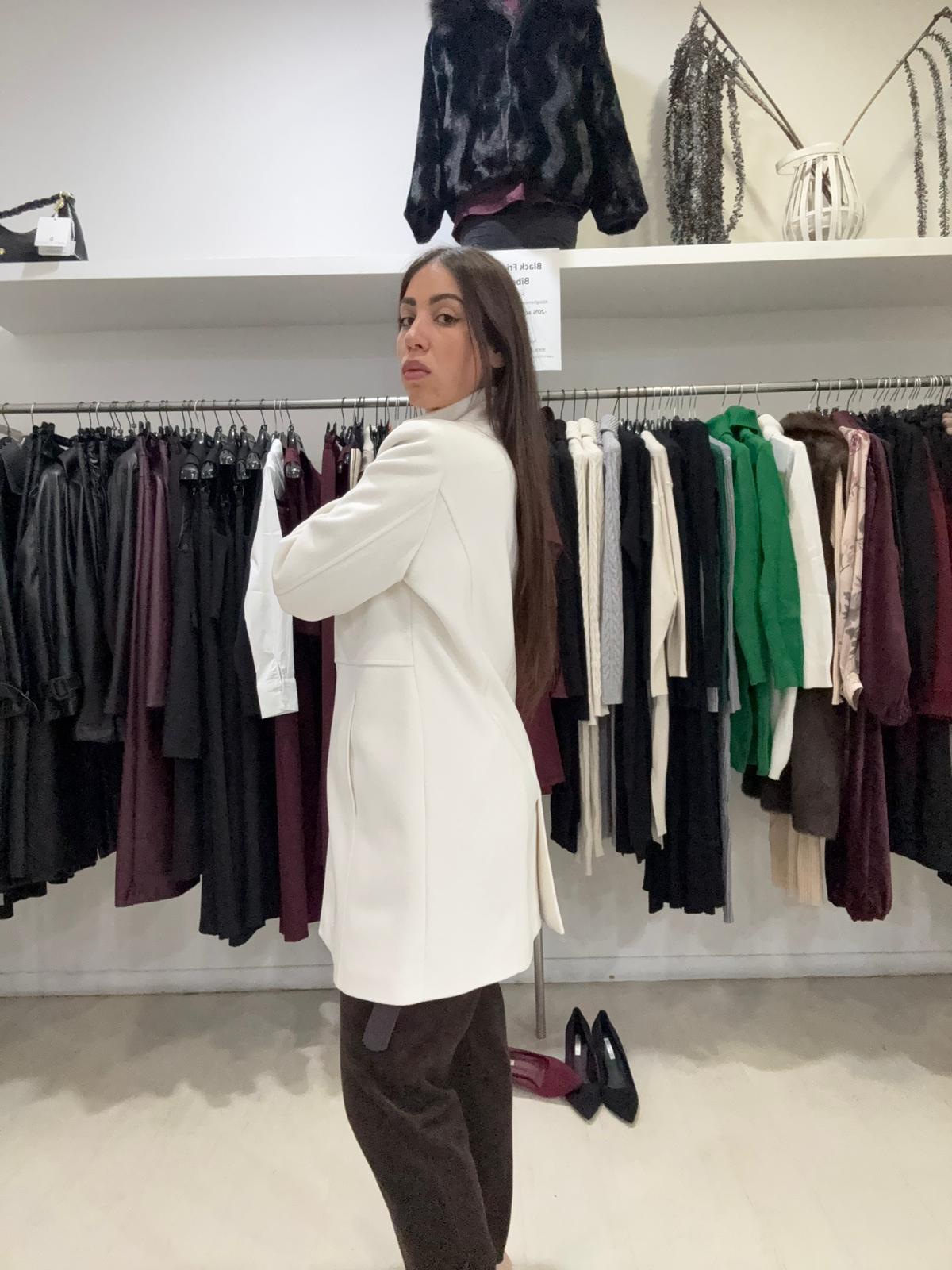 Cappottino donna coreana con bottoni oro