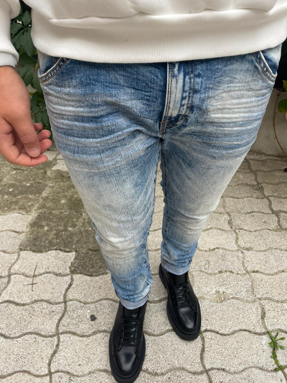 Jeans regular fit lavaggio chiaro super stone washed con cimosa in puro cotone