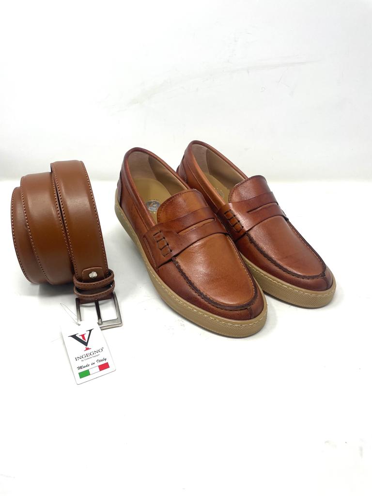 Real leather boat moccasin with amber base
