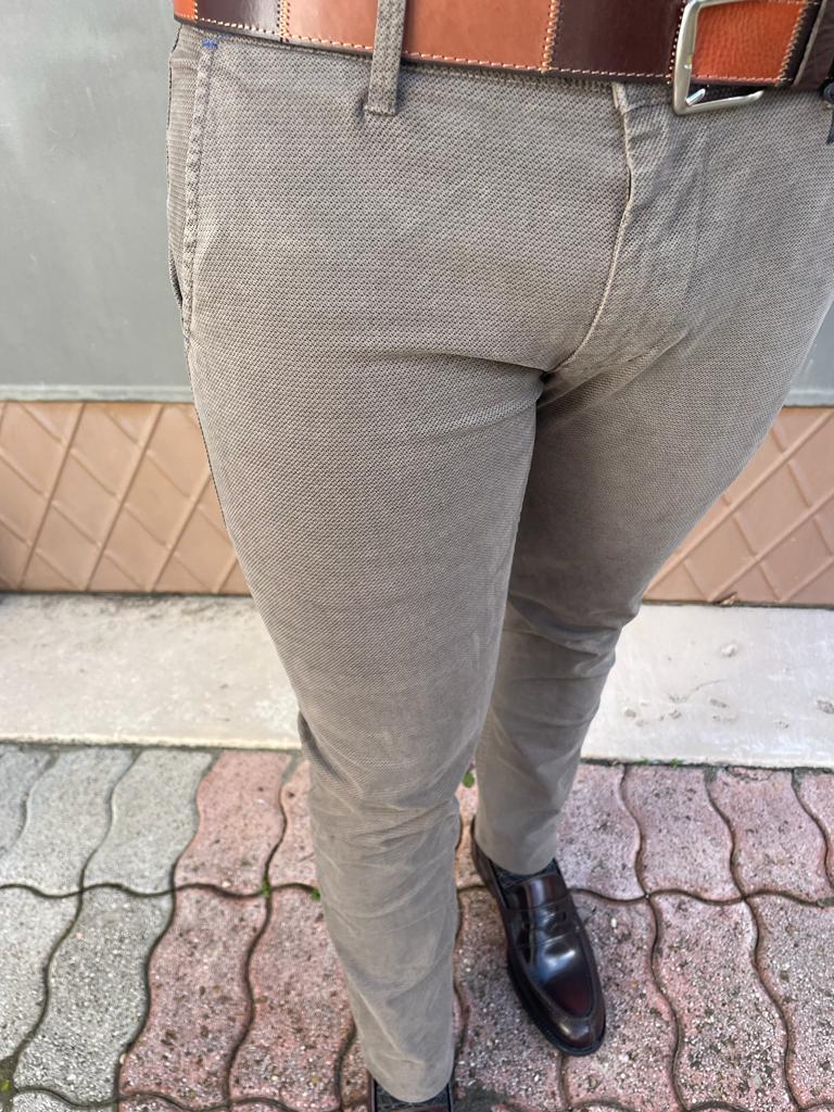 Micro patterned trousers