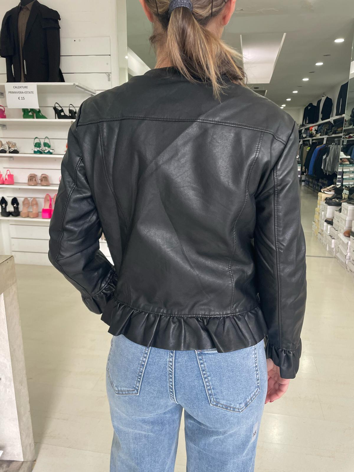 Giubbotto  ecopelle manica 3/4 arricciato donna