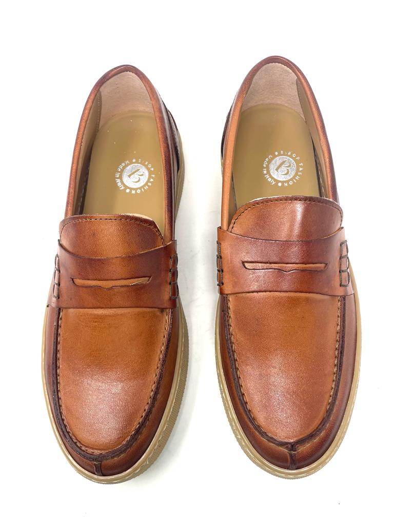 Real leather boat moccasin with amber base