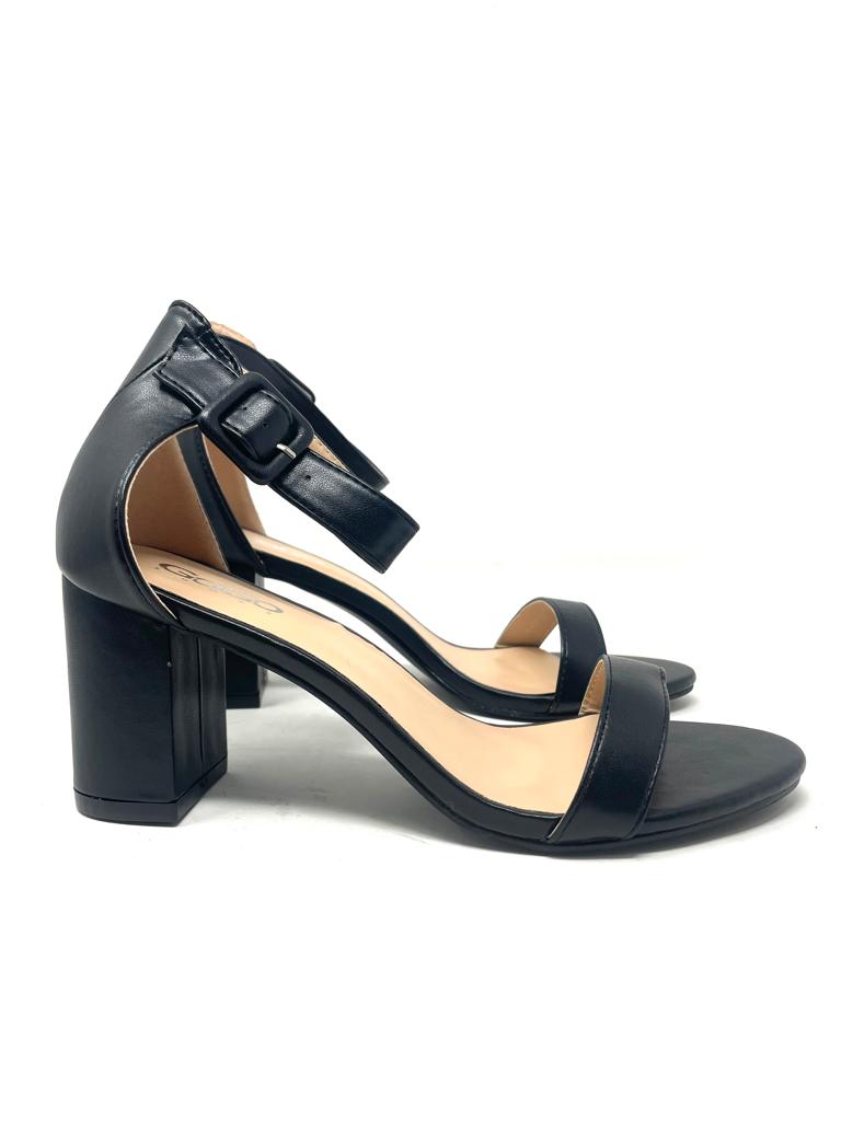 faux leather band sandal with comfortable 5 cm heel