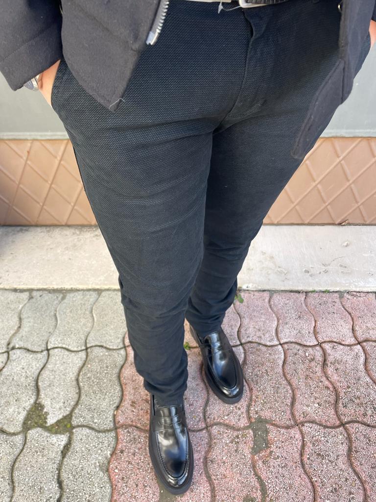 Micro patterned trousers