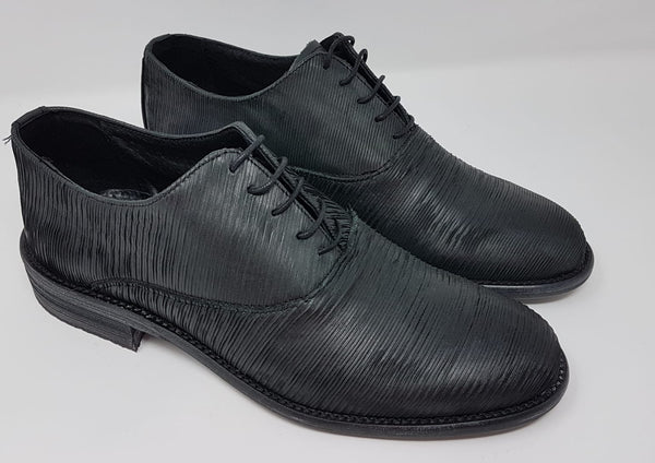 Scarpa pelle intagliata marrone