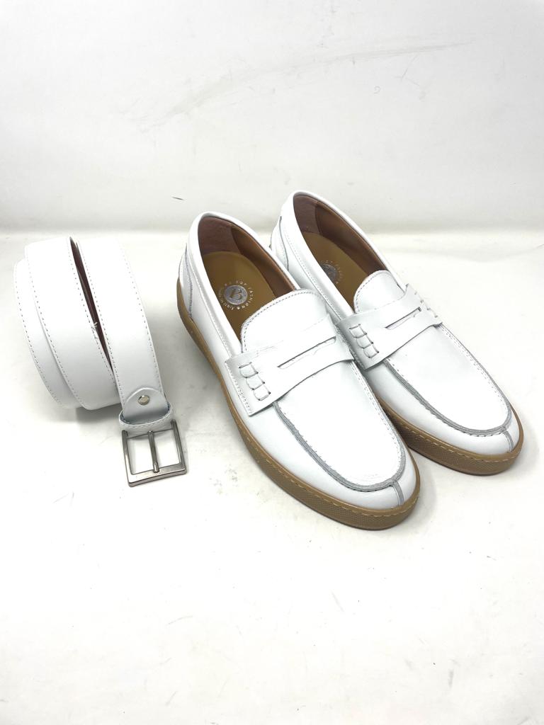 Real leather boat moccasin with amber base