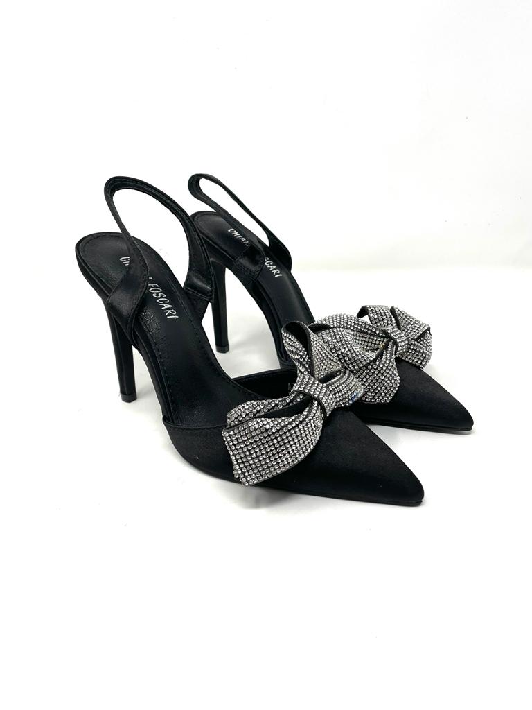 Pointed women's pumps with rhinestone bow
