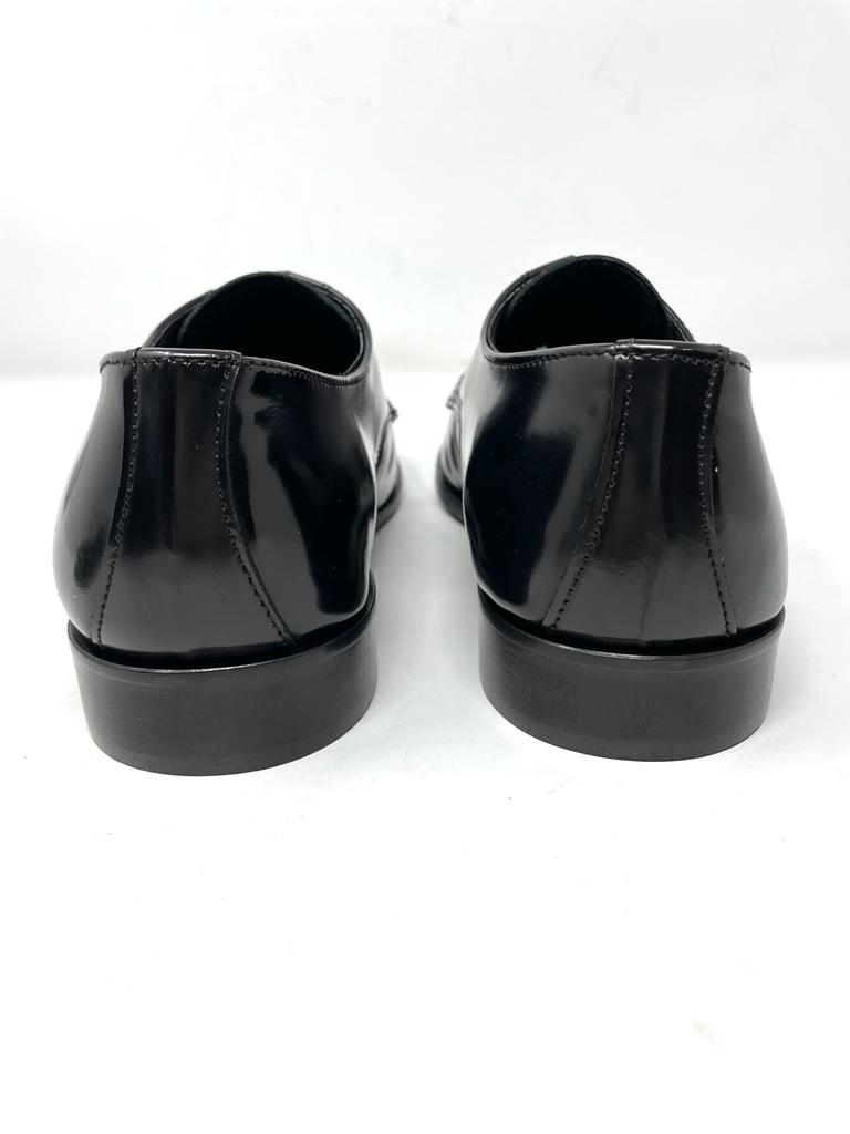 Patent leather ceremony lace-up shoes with leather sole