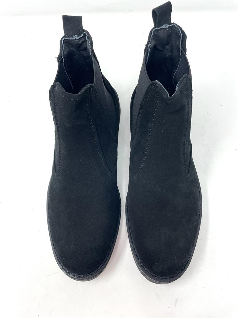 Beatles real suede leather with light rubber sole