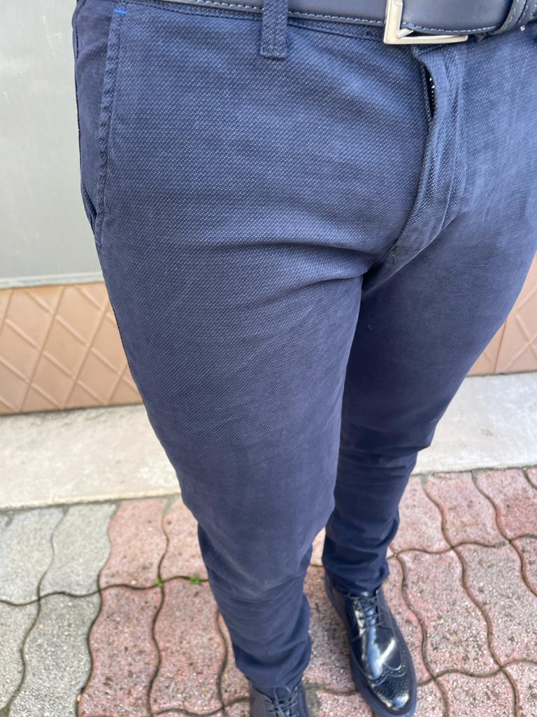Micro patterned trousers