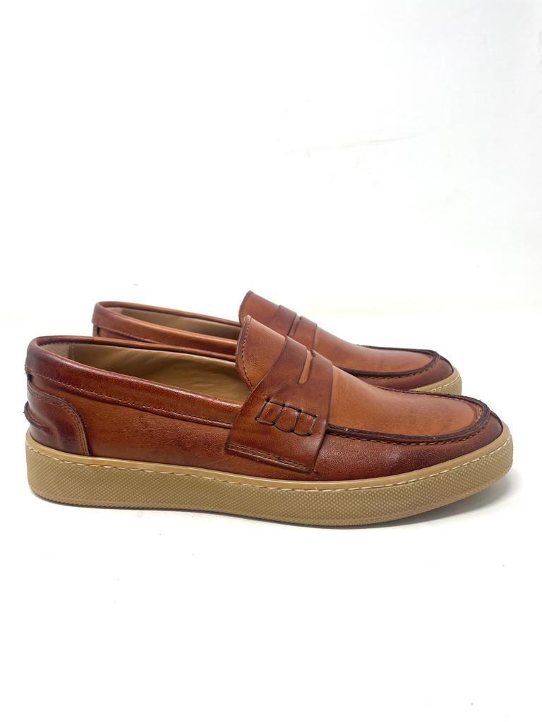 Real leather boat moccasin with amber base