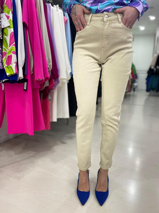 Jeans con cintura