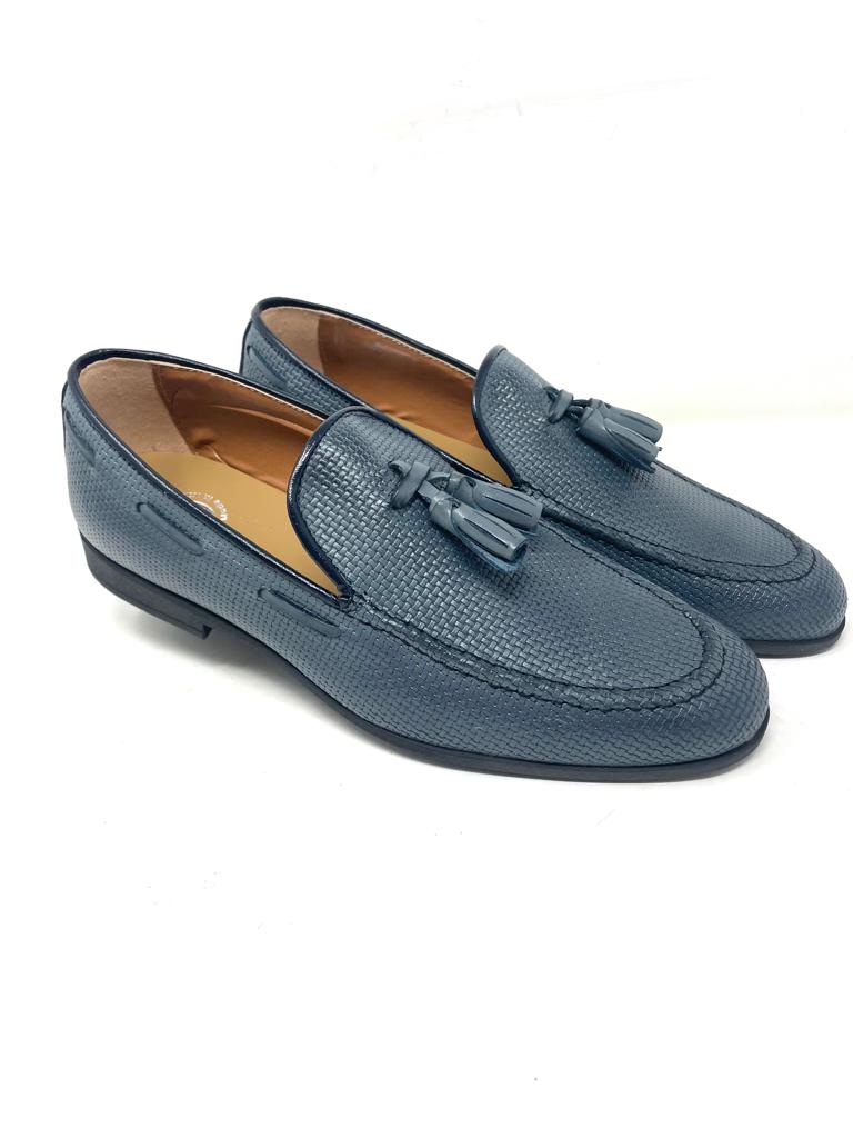 Men's woven leather moccasin with tassels
 made in Italy