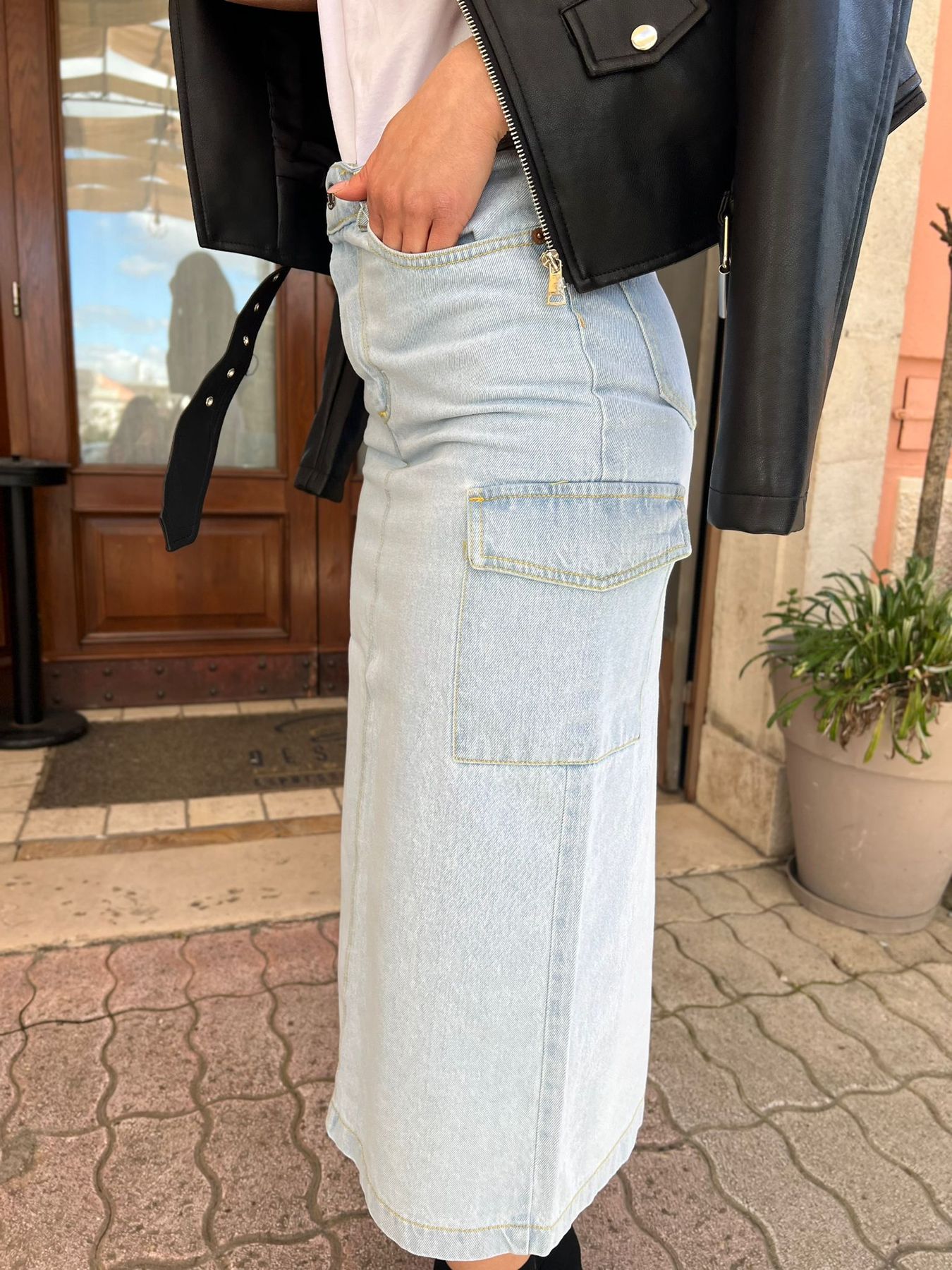 Denim skirt with big pockets
