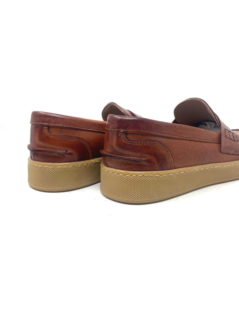 Real leather boat moccasin with amber base